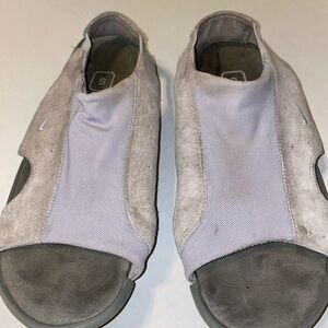 Nike GRAY SUEDE AND MESH SANDALS 305545 SIZE SMALL VTG VGC